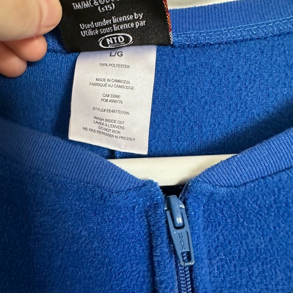 Superman onesie- barely worn - Picture 2 of 2